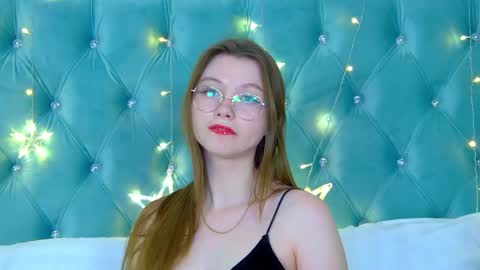 Keira online show from December 2024 12:50:01 AM