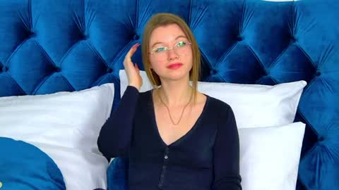 Keira online show from January 2025 03:29:01 AM