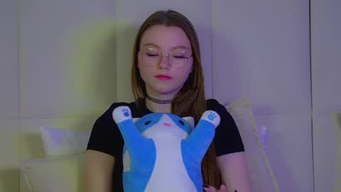 Keira online show from March 2025 03:19:01 AM