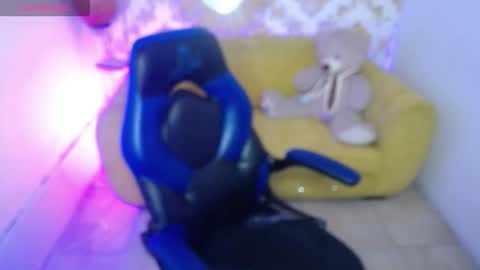 Keiry online show from October 2025 02:37:02 AM