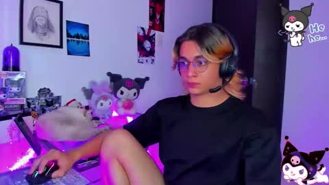 Keita moon online show from December 2025 08:47:02 PM