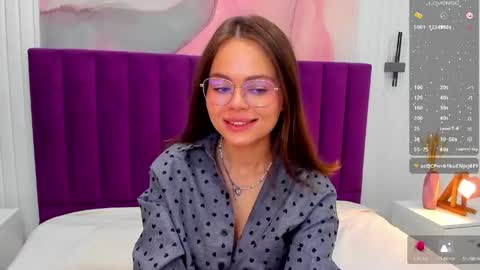Snapshot of kelly_cuutie chatting on May 2026 01:03:01 AM Kelly online show from May 2026 01:03:01 AM