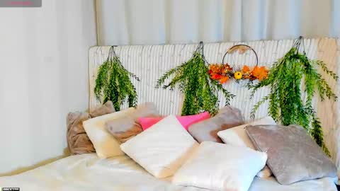 Sofia online show from October 2025 02:02:05 AM