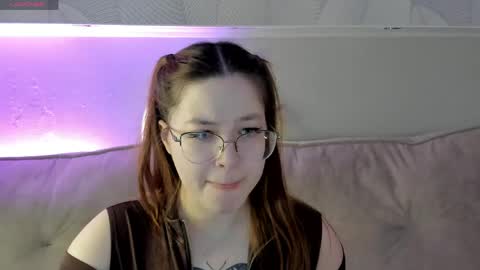 Snapshot of kelly_salazar chatting on May 2026 11:54:02 PM Kelly Mon-Day 12AM-5PM Tue-12AM-5PM Wed-DAY OFF Thu-12AM-5PM Fri-12AM-5PM Sat-12AM-5PM Sun-DAY OFF online show from May 2026 11:54:02 PM