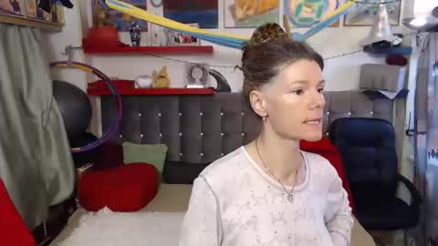 kelly online show from October 2025 12:48:02 PM