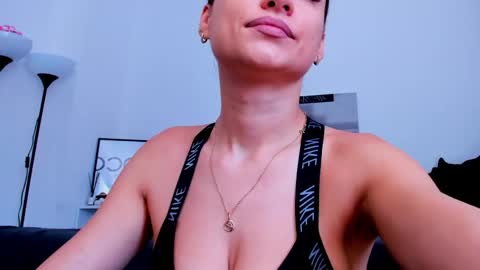 Snapshot of kellysmits chatting on June 2026 06:52:02 AM kellysmits online show from June 2026 06:52:02 AM
