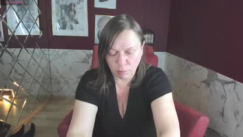 Kelly online show from November 2025 06:02:02 AM