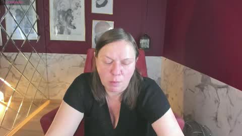 Kelly online show from November 2025 05:39:01 AM