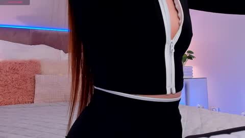 kelsi_di online show from April 2026 05:25:01 AM