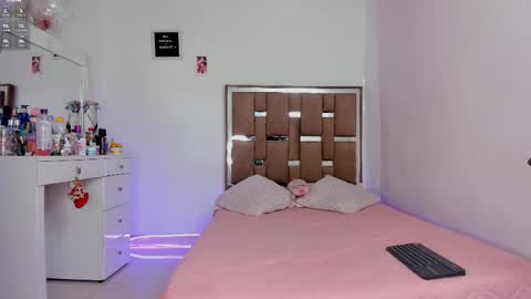 Kendall ewers online show from November 2025 11:19:02 PM