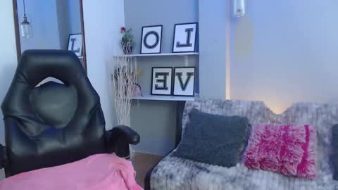 Kendall  online show from March 2026 08:35:02 PM