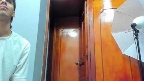 kendra and liam online show from October 2025 11:32:02 AM