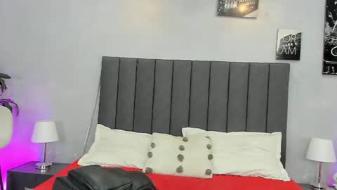 Snapshot of kendra_london chatting on July 2026 11:19:02 AM Kendra London online show from July 2026 11:19:02 AM