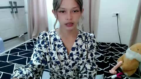 kendra_lunaxx online show from July 2026 08:53:02 AM