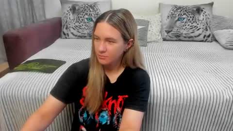 Snapshot of kendra_xx_ chatting on July 2026 11:44:02 PM Kendra online show from July 2026 11:44:02 PM
