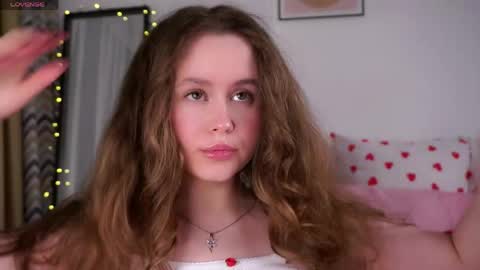 Kira online show from April 2026 10:44:02 PM