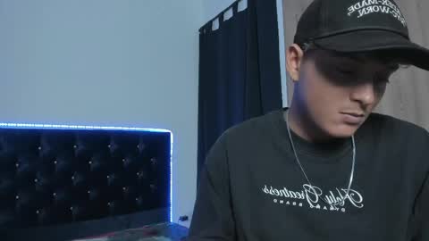 Snapshot of kenerth_taylor chatting on March 2026 03:19:02 AM kenerth_taylor online show from March 2026 03:19:02 AM