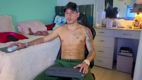 Snapshot of kenfenty chatting on October 2025 02:04:02 AM Chriss Morales online show from October 2025 02:04:02 AM