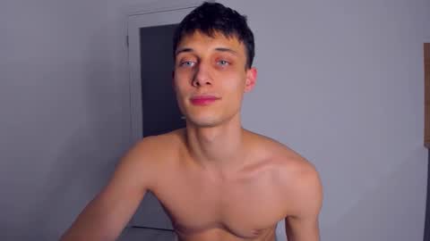 Peter     online show from November 2025 07:56:02 PM