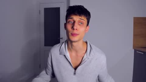 Peter     online show from December 2025 10:05:01 PM