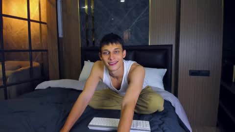 Peter     online show from March 2026 04:34:01 PM