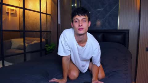 Peter     online show from April 2026 05:57:01 PM