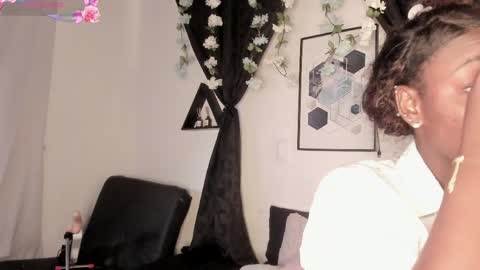 Snapshot of kentha_mitchellss chatting on April 2026 10:54:02 AM KENTHA online show from April 2026 10:54:02 AM