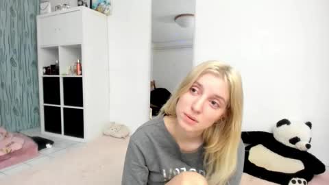 Kenzie online show from March 2026 02:42:01 PM