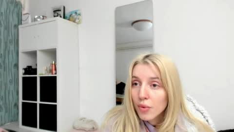 Kenzie online show from May 2026 01:49:02 PM
