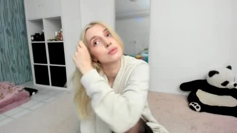 Kenzie online show from May 2026 05:06:01 PM