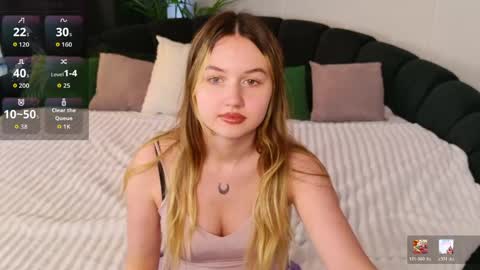 Snapshot of kerry_mell chatting on May 2026 01:18:02 PM kerry_mell online show from May 2026 01:18:02 PM