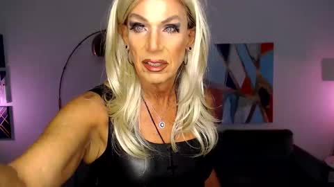 Snapshot of kerrytmilf chatting on November 2025 10:39:02 AM Kerry Wright online show from November 2025 10:39:02 AM