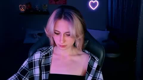 Snapshot of keti_moon chatting on June 2026 07:29:01 PM Keti 3 online show from June 2026 07:29:01 PM