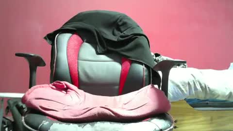 kev19922 online show from December 2024 08:39:01 PM