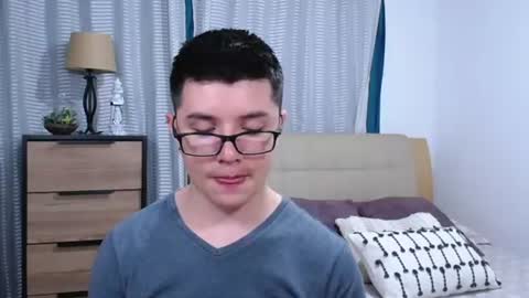 Snapshot of kevinhunts chatting on June 2026 12:46:01 AM Kevin online show from June 2026 12:46:01 AM