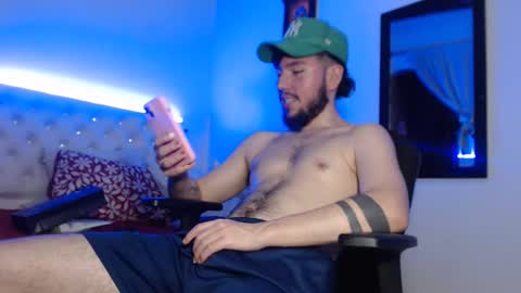 kevinsantiag0 online show from December 2025 12:07:02 AM