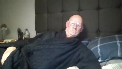 kevlooking4sez online show from April 2026 12:24:01 AM