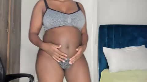 Snapshot of keyara_ chatting on February 2025 08:18:01 PM Keyara online show from February 2025 08:18:01 PM