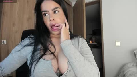 Laura online show from April 2026 07:13:02 AM