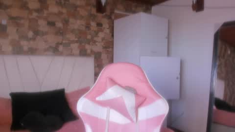 Khami online show from April 2026 08:03:02 PM