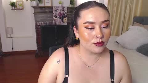 Snapshot of khalia_ chatting on June 2026 07:30:02 PM K H A I L A online show from June 2026 07:30:02 PM