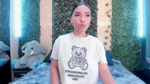 khateandersson online show from December 2025 08:50:02 PM