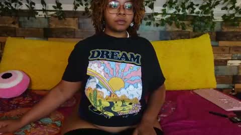 Snapshot of khayaparker chatting on September 2025 11:42:01 AM Khaya online show from September 2025 11:42:01 AM