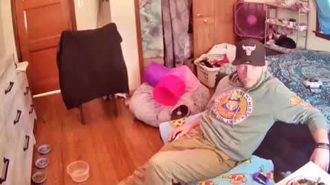 Snapshot of kheezygg chatting on March 2026 05:04:01 PM KevKev online show from March 2026 05:04:01 PM