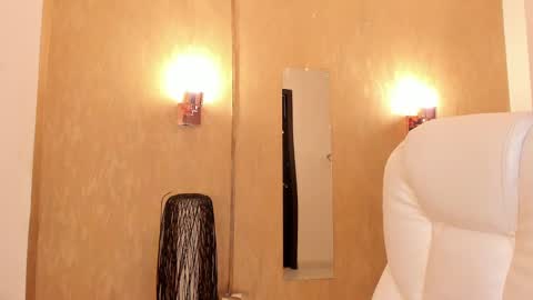 Khloe online show from February 2025 03:43:01 PM