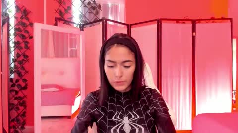 Khloe online show from December 2025 12:57:02 PM