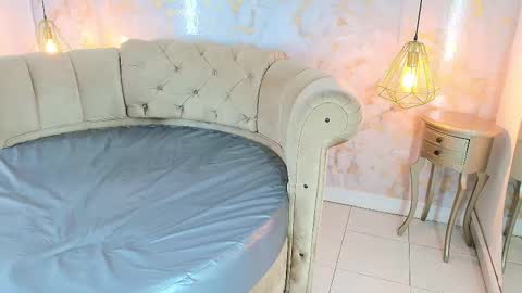 Khloe online show from February 2026 05:14:01 AM