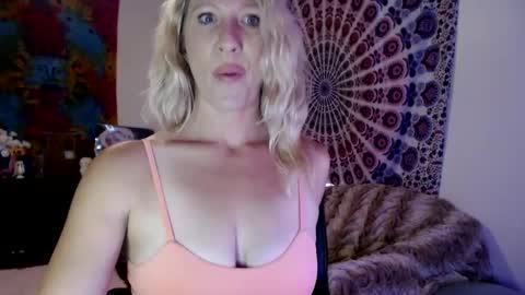 Snapshot of khwildnnout chatting on September 2025 05:48:01 PM KELLYWILDNNOUT online show from September 2025 05:48:01 PM