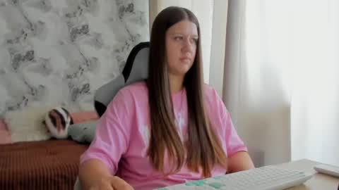 kianna_dior_ online show from June 2026 12:10:01 PM