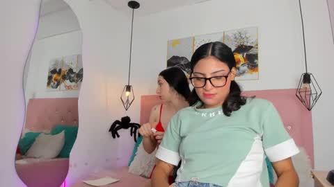 Snapshot of kiara__white chatting on October 2025 01:20:01 PM Kiara online show from October 2025 01:20:01 PM